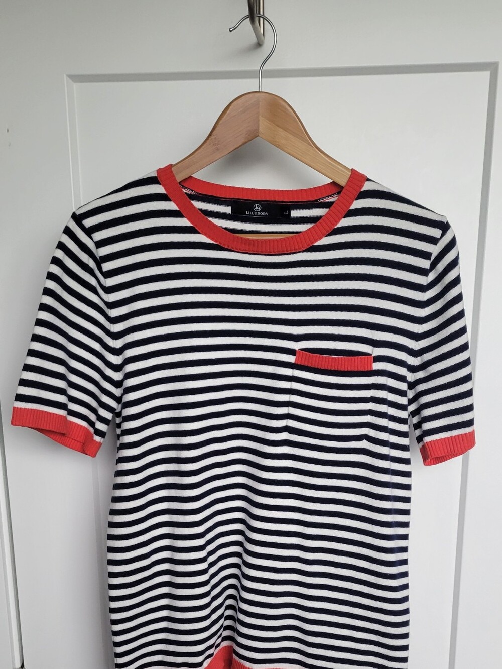 Lillusory Women's Navy Stripe Tee with Coral Trim. Size LARGE.